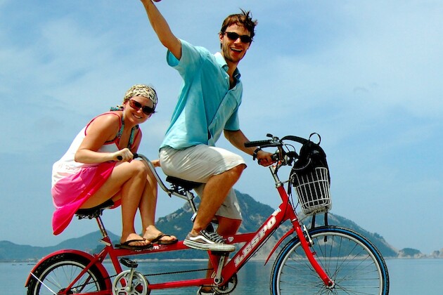 Find your bike tour style: Lovebird