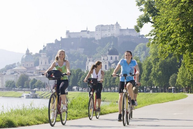 5 things to consider when choosing an overseas bike tour