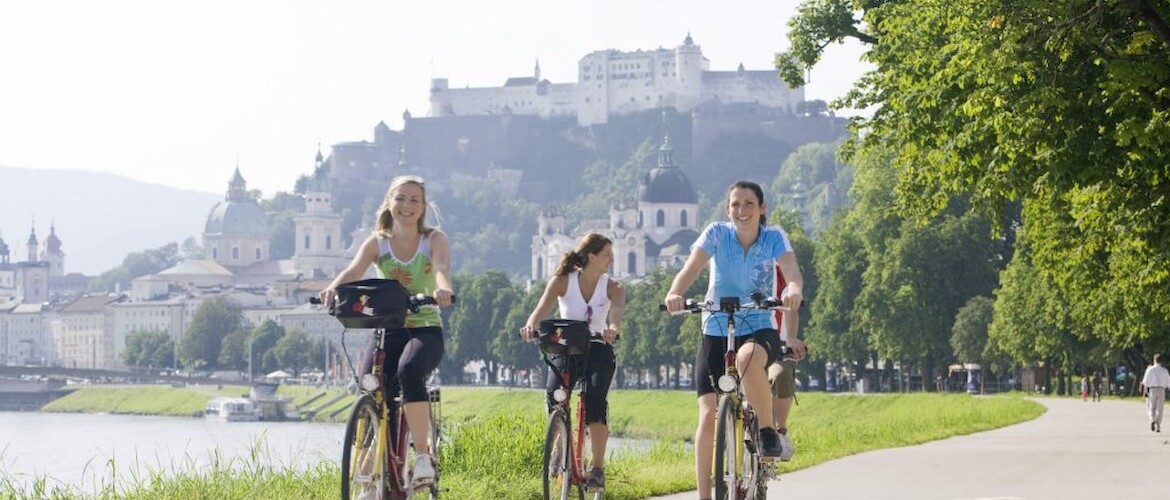 Why you should do your next tour by bike